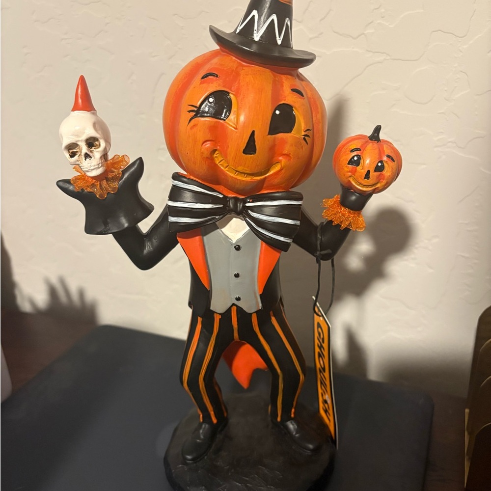 Charming Halloween Pumpkin Figurine with Skull and Pumpkin Accents